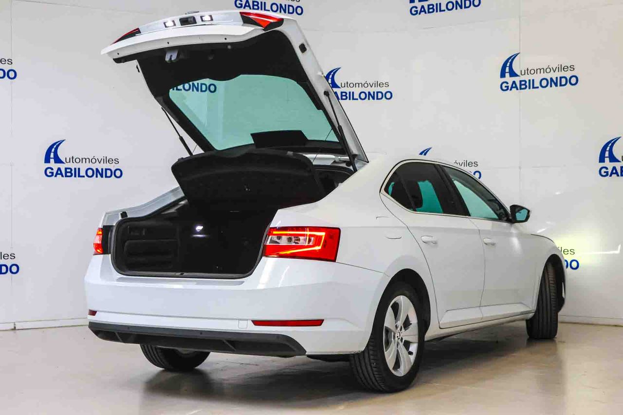 Skoda Superb Ambition 1.4 TSI iV P-HEV DSG - Foto 22