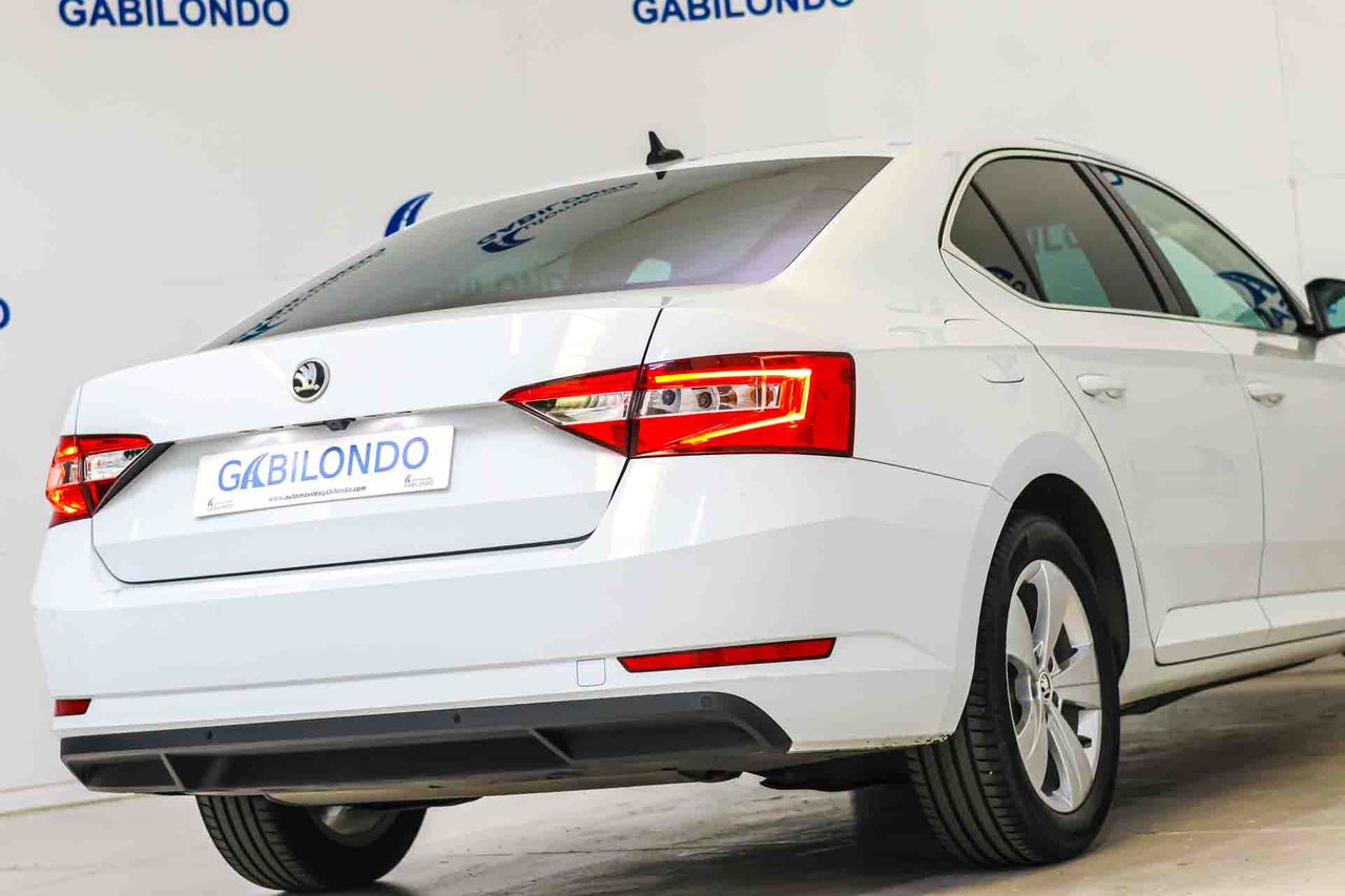Skoda Superb Ambition 1.4 TSI iV P-HEV DSG - Foto 30
