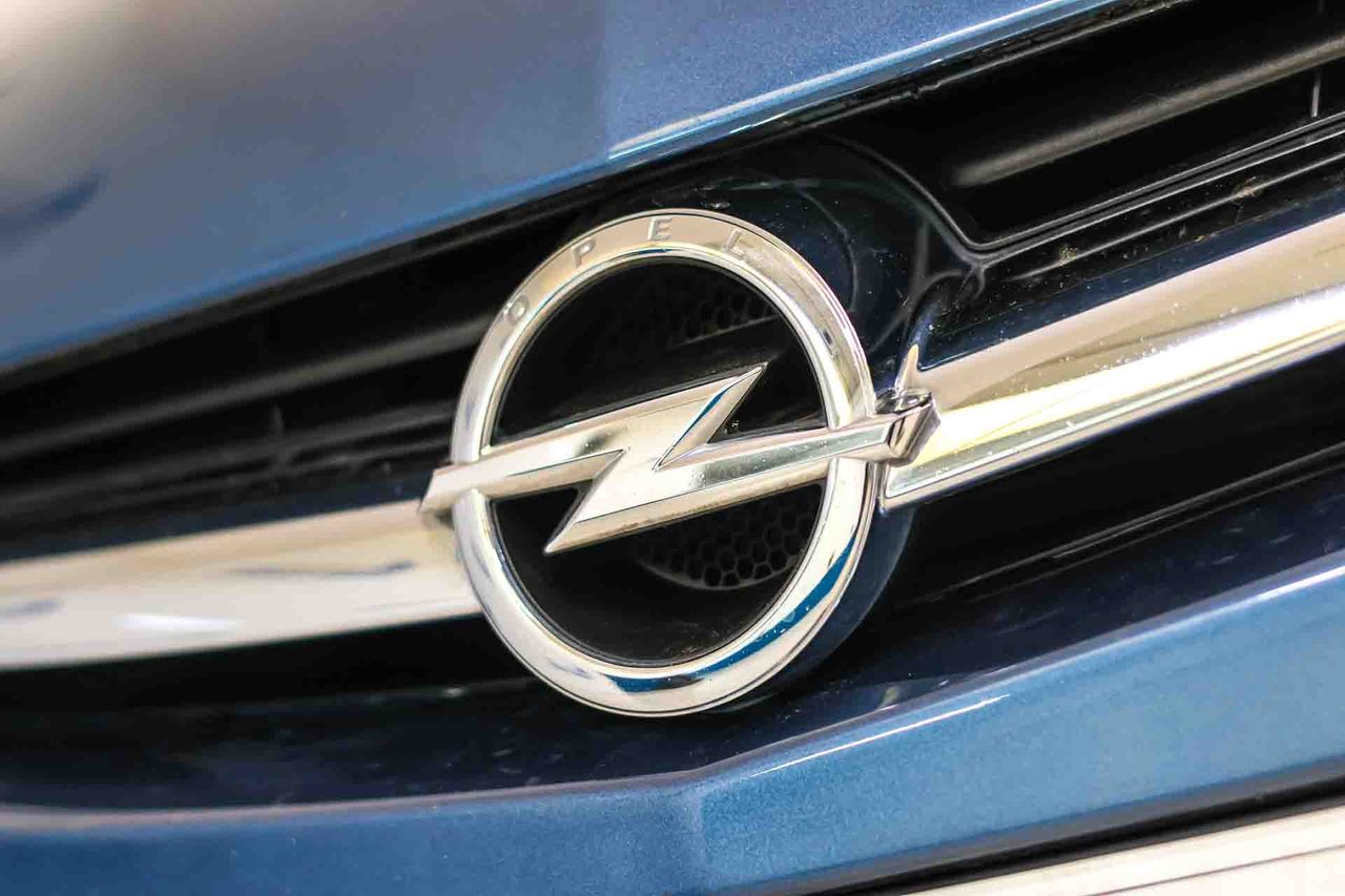 Opel Astra 1.6 CDTi 110 CV Excellence - Foto 11