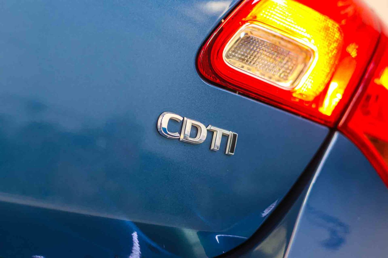 Opel Astra 1.6 CDTi 110 CV Excellence - Foto 13