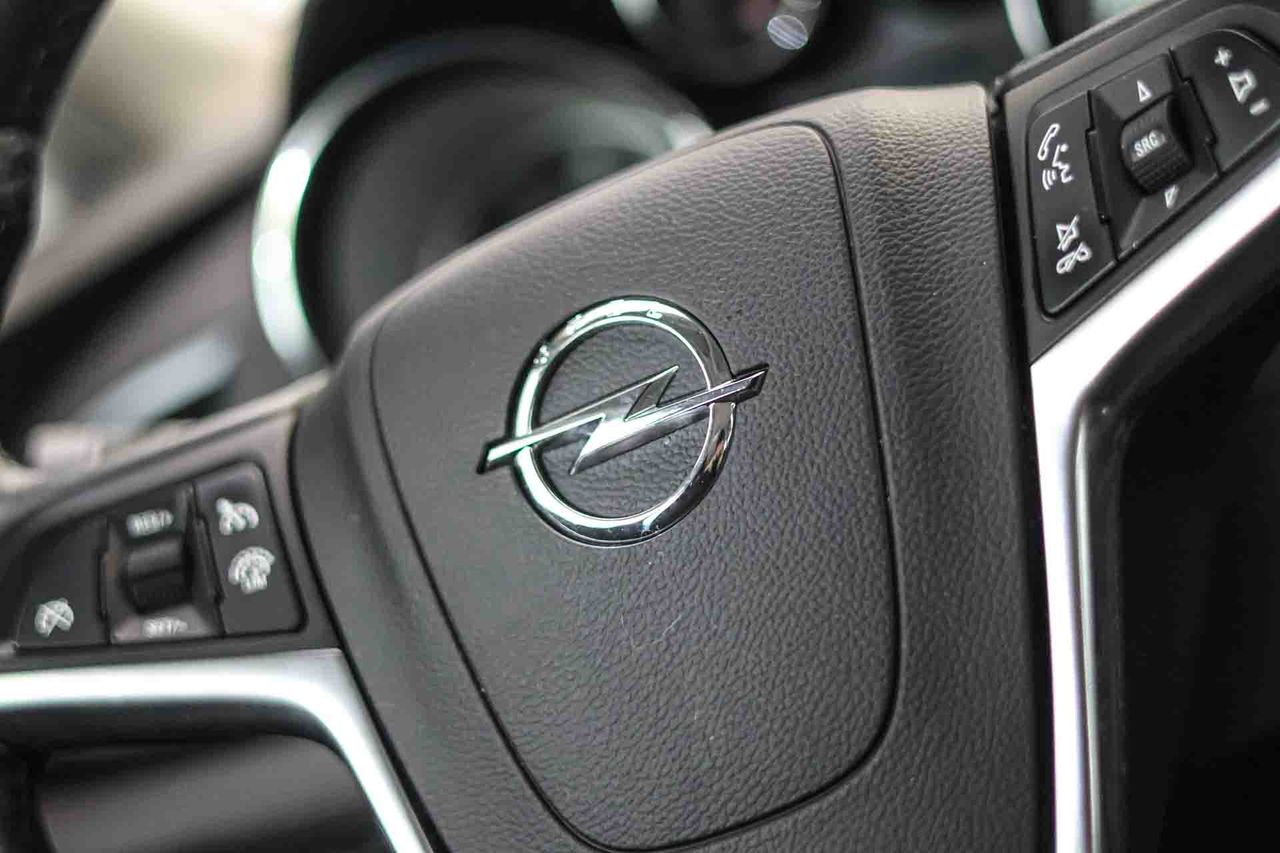 Opel Astra 1.6 CDTi 110 CV Excellence - Foto 33