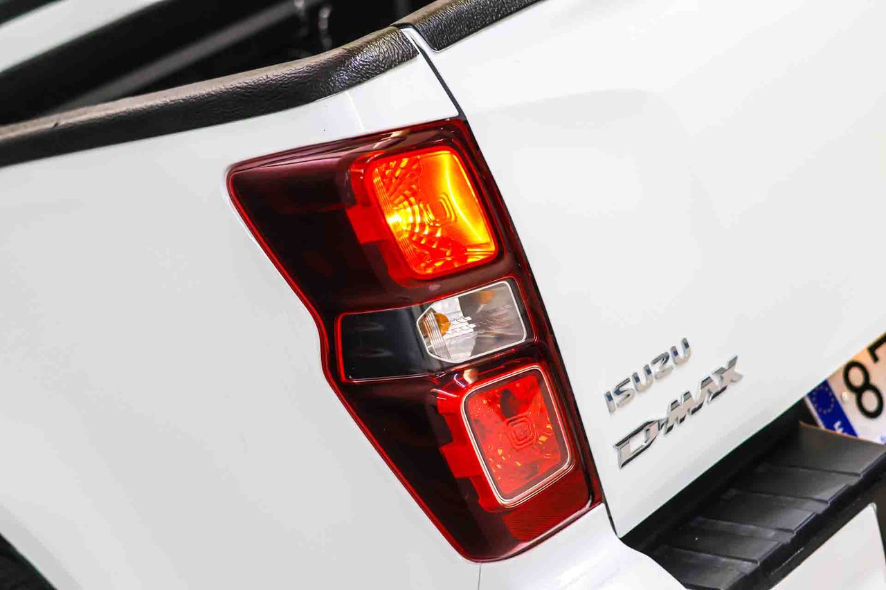 Isuzu D-Max Crew N60 BB 4x4 M/T - Foto 17