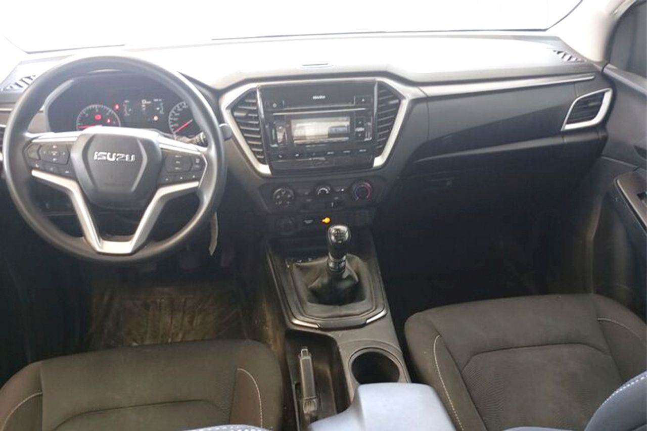 Isuzu D-Max Crew N60 BB 4x4 M/T - Foto 8