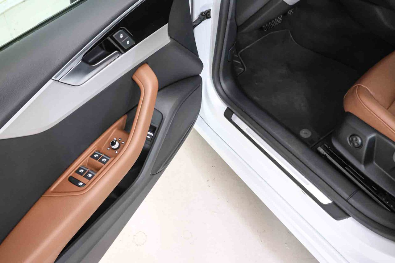 Audi A5 35 TDI 120kW (163CV) S tronic Sportback **Techo panorámico** - Foto 31