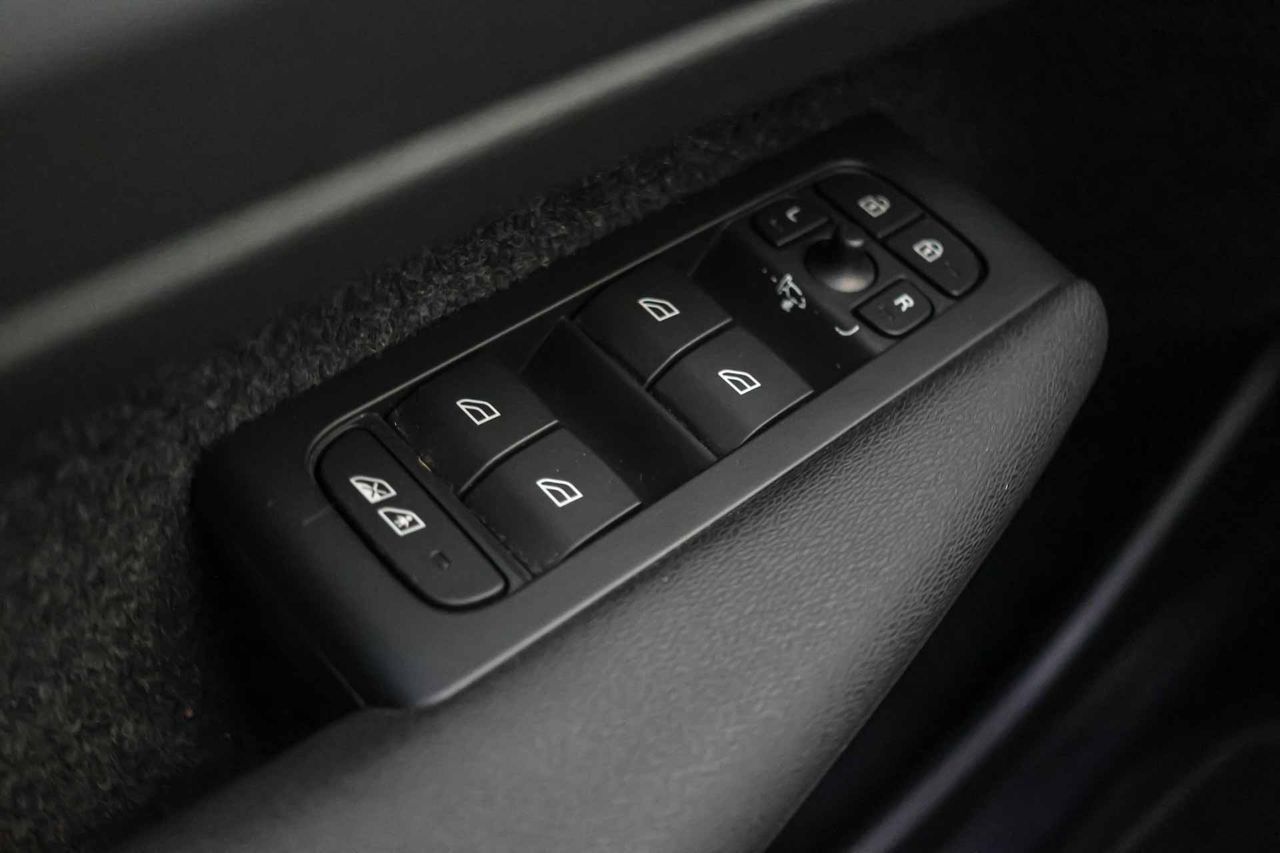 Volvo XC40 2.0 B3 G Core Auto - Foto 33