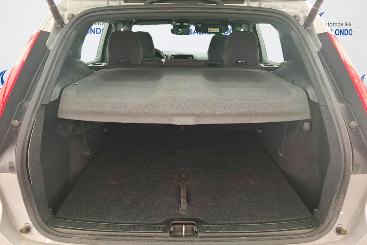 Volvo XC40 2.0 B3 G Core Auto - Foto 9