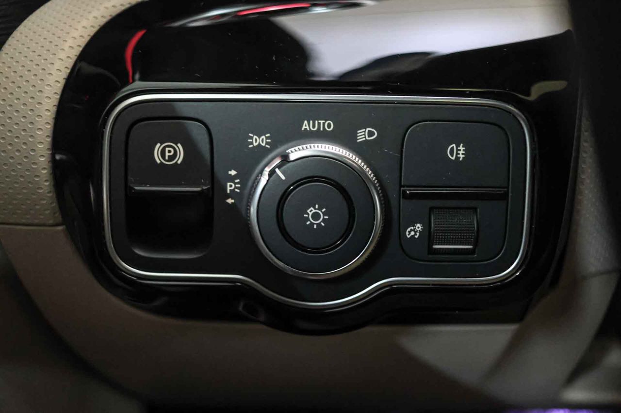 Mercedes Clase A A 250 e Sedán - Foto 40