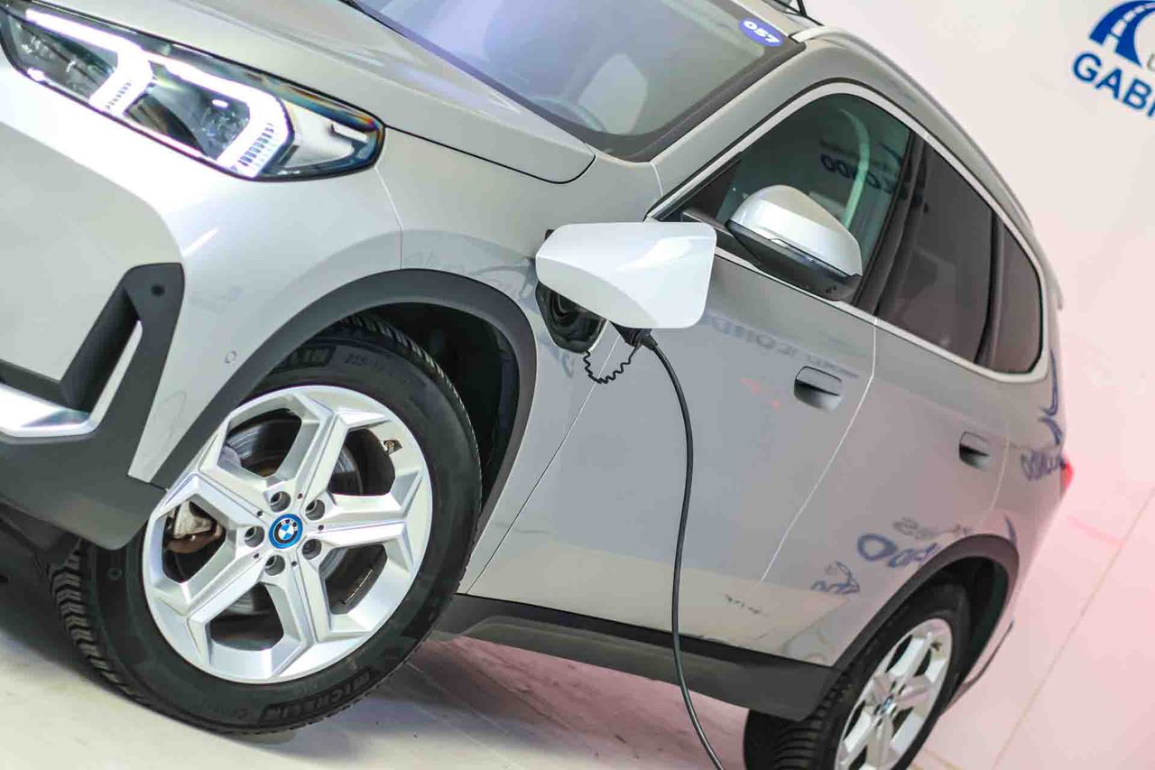 BMW X1 xDrive25e Techo panorámico - Foto 16