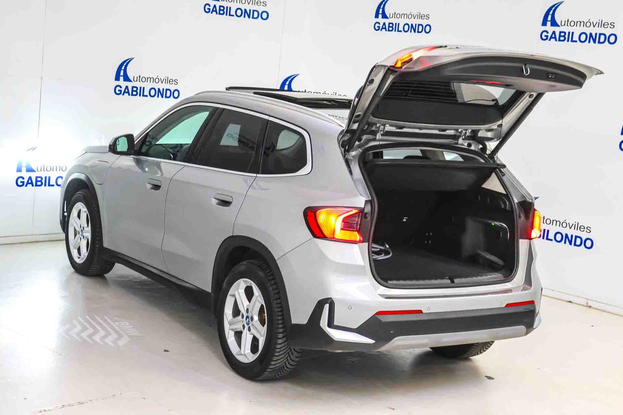BMW X1 xDrive25e Techo panorámico - Foto 32