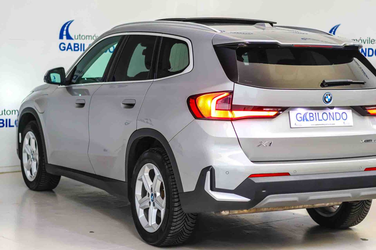 BMW X1 xDrive25e Techo panorámico - Foto 38