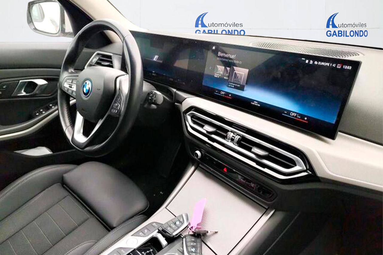 BMW Serie 3 320e xDrive Touring - Foto 3