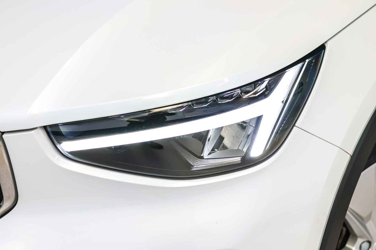 Volvo XC40 2.0 B3 G Essential Auto - Foto 22