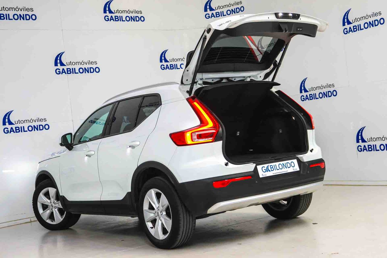Volvo XC40 2.0 B3 G Essential Auto - Foto 24