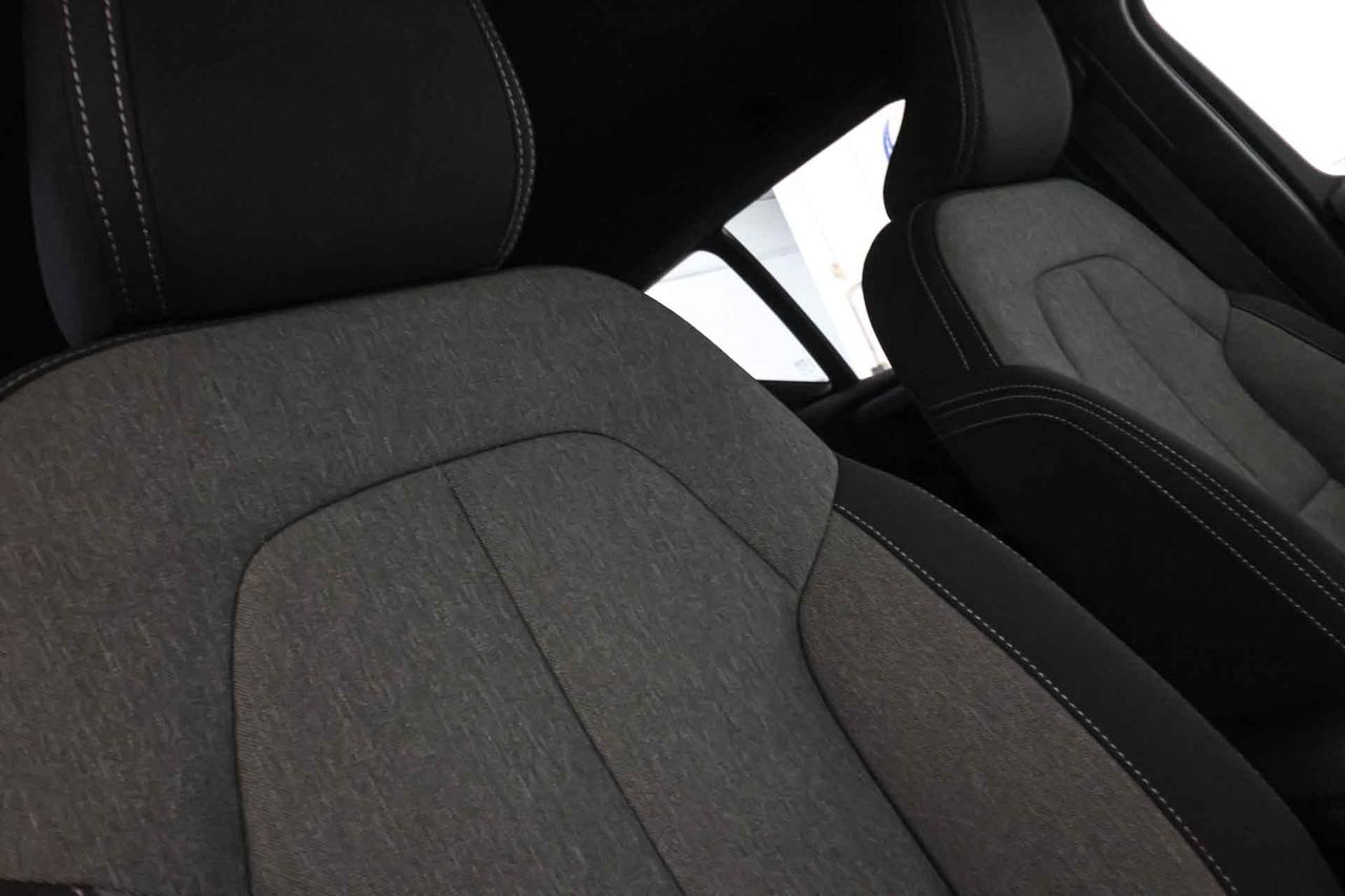 Volvo XC40 2.0 B3 G Essential Auto - Foto 48