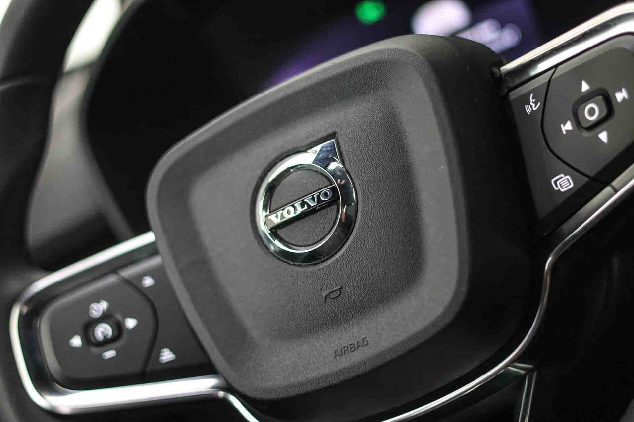 Volvo XC40 2.0 B3 G Essential Auto - Foto 38