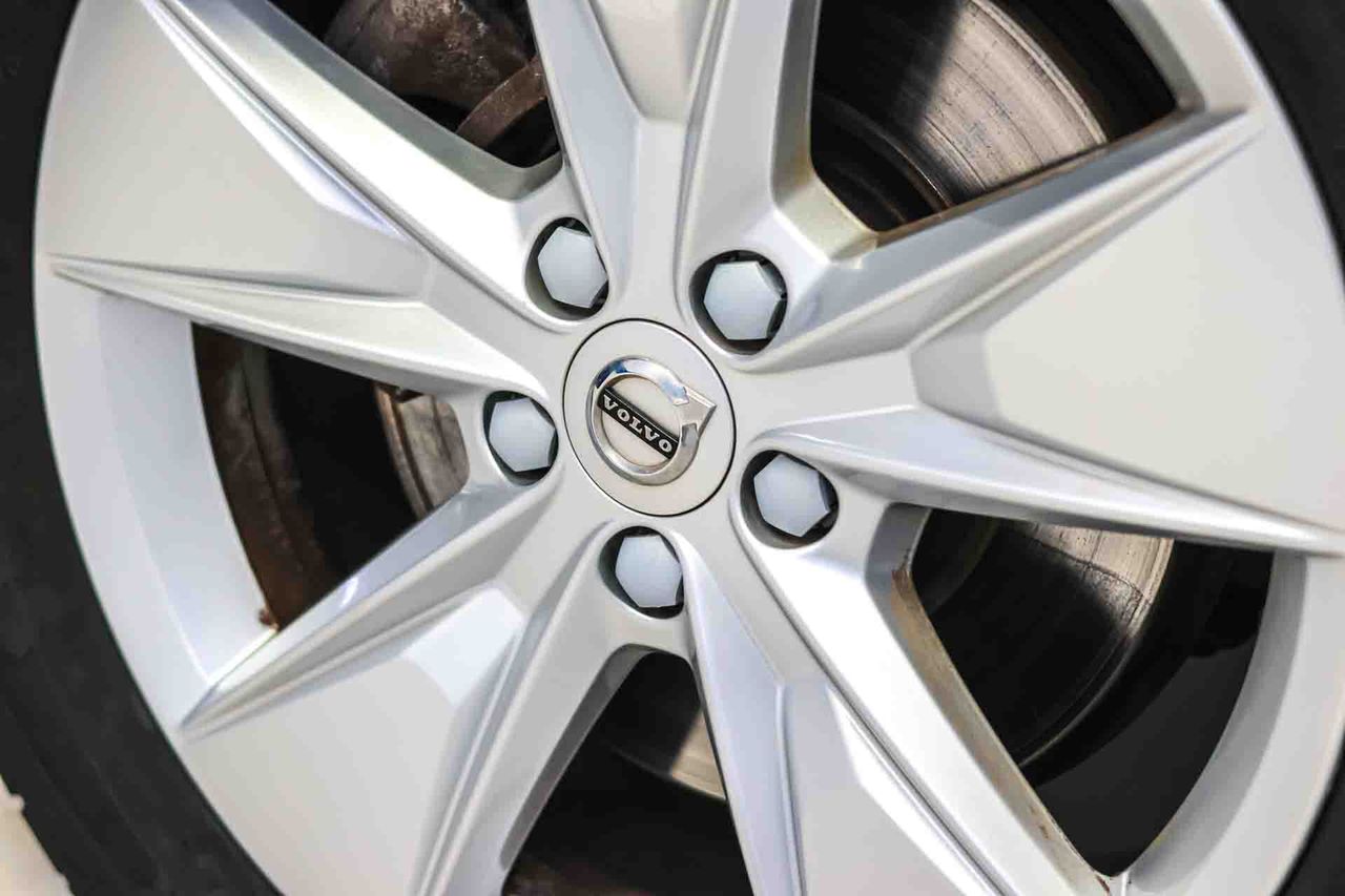 Volvo XC40 2.0 B3 G Essential Auto - Foto 25