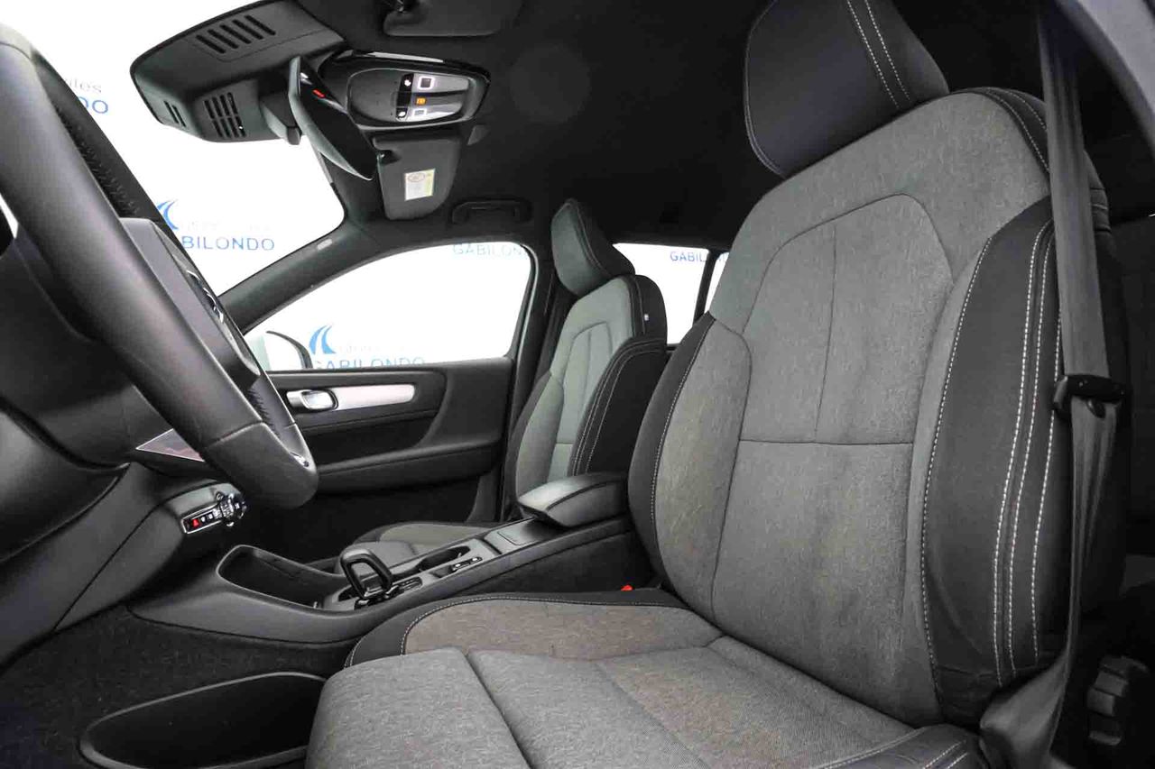 Volvo XC40 2.0 B3 G Essential Auto - Foto 32