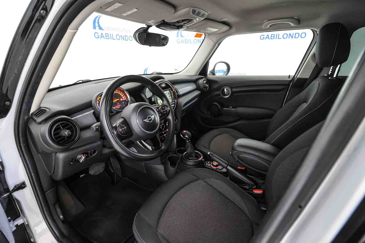 MINI MINI COOPER D 5 PUERTAS automático - Foto 9