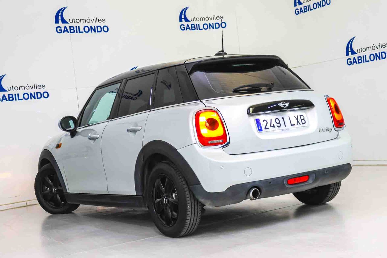 MINI MINI COOPER D 5 PUERTAS automático - Foto 17