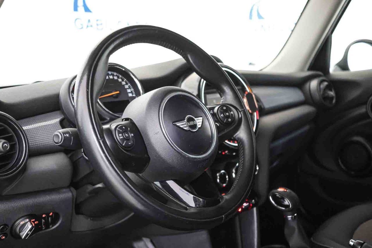 MINI MINI COOPER D 5 PUERTAS automático - Foto 6