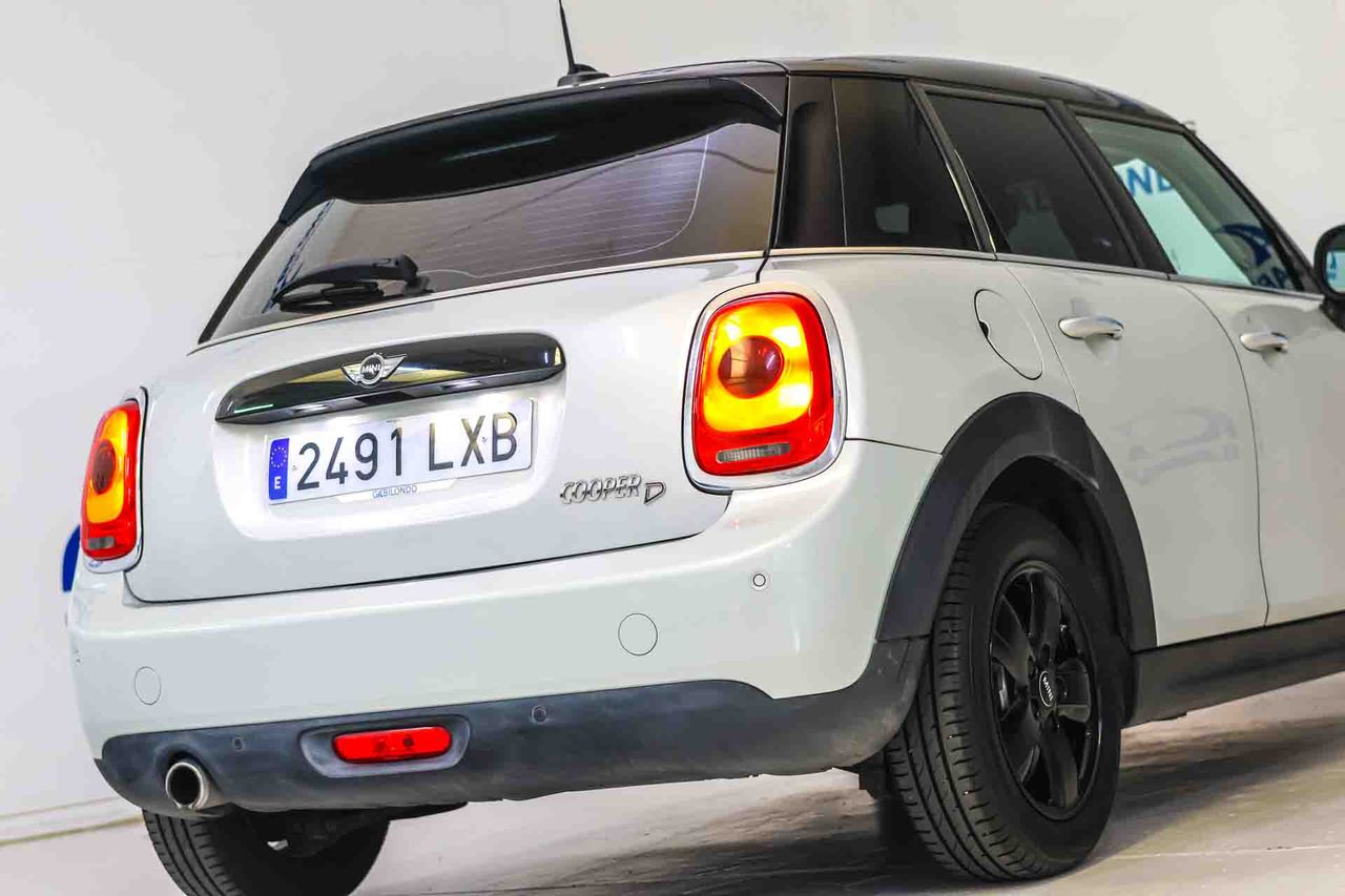 MINI MINI COOPER D 5 PUERTAS automático - Foto 29