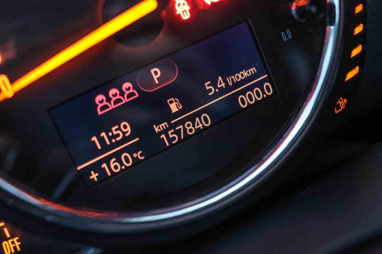 MINI MINI COOPER D 5 PUERTAS automático - Foto 7