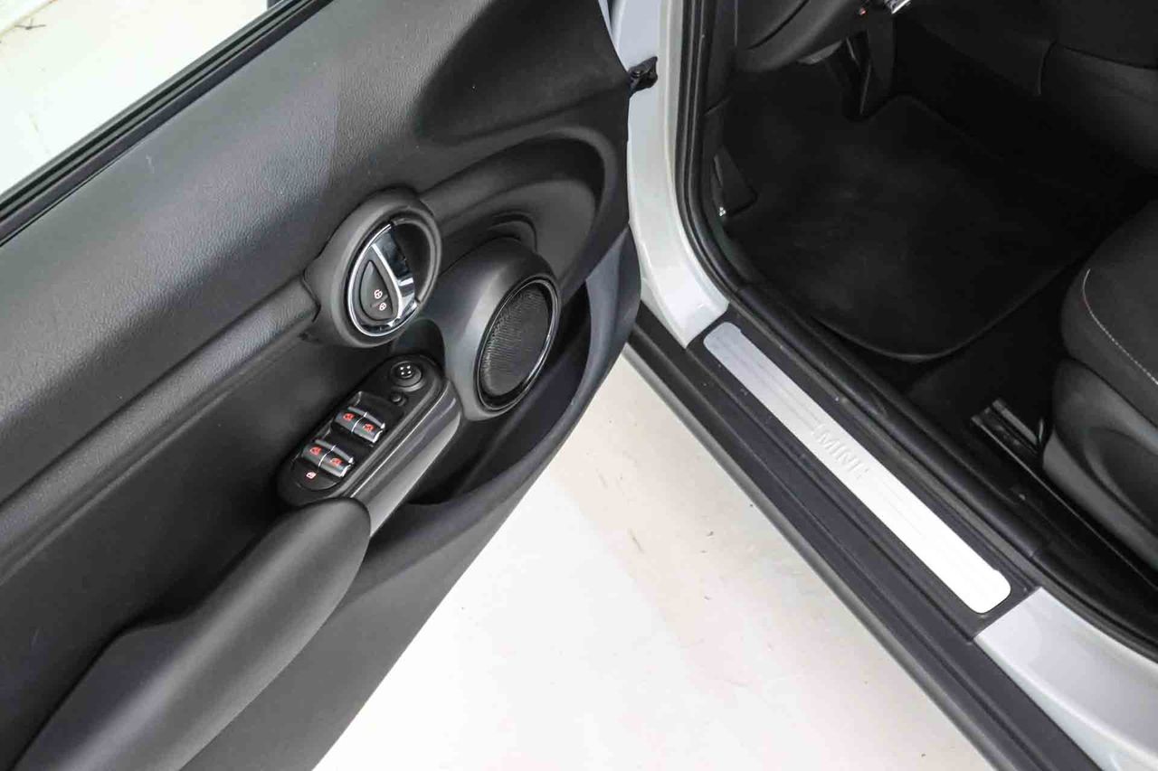 MINI MINI COOPER D 5 PUERTAS automático - Foto 32