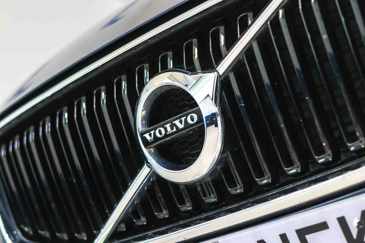 Volvo XC60 2.0 B4 G Momentum Auto - Foto 11