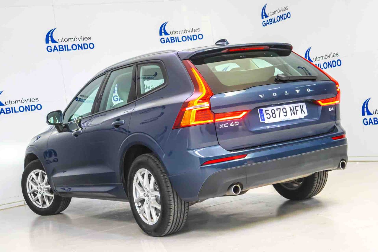 Volvo XC60 2.0 B4 G Momentum Auto - Foto 13