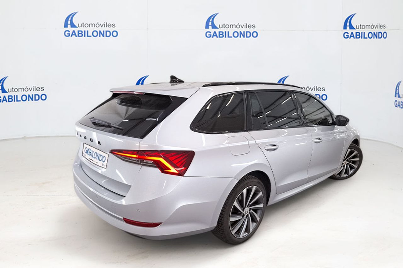Skoda Octavia Combi 1.4 TSI 150kW(204CV)DSG PHEV Style - Foto 9