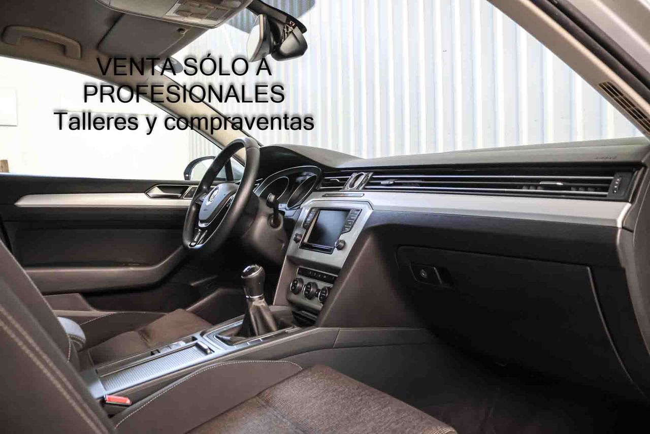 Volkswagen Passat BlueMotion 1.6 TDI 120CV - Foto 17