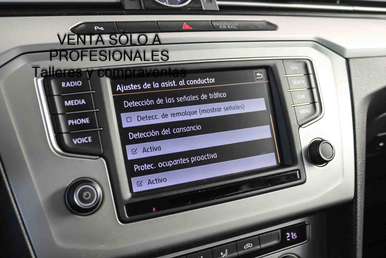Volkswagen Passat BlueMotion 1.6 TDI 120CV - Foto 25