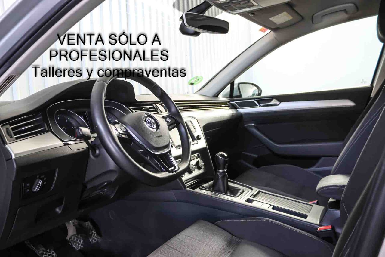 Volkswagen Passat BlueMotion 1.6 TDI 120CV - Foto 12