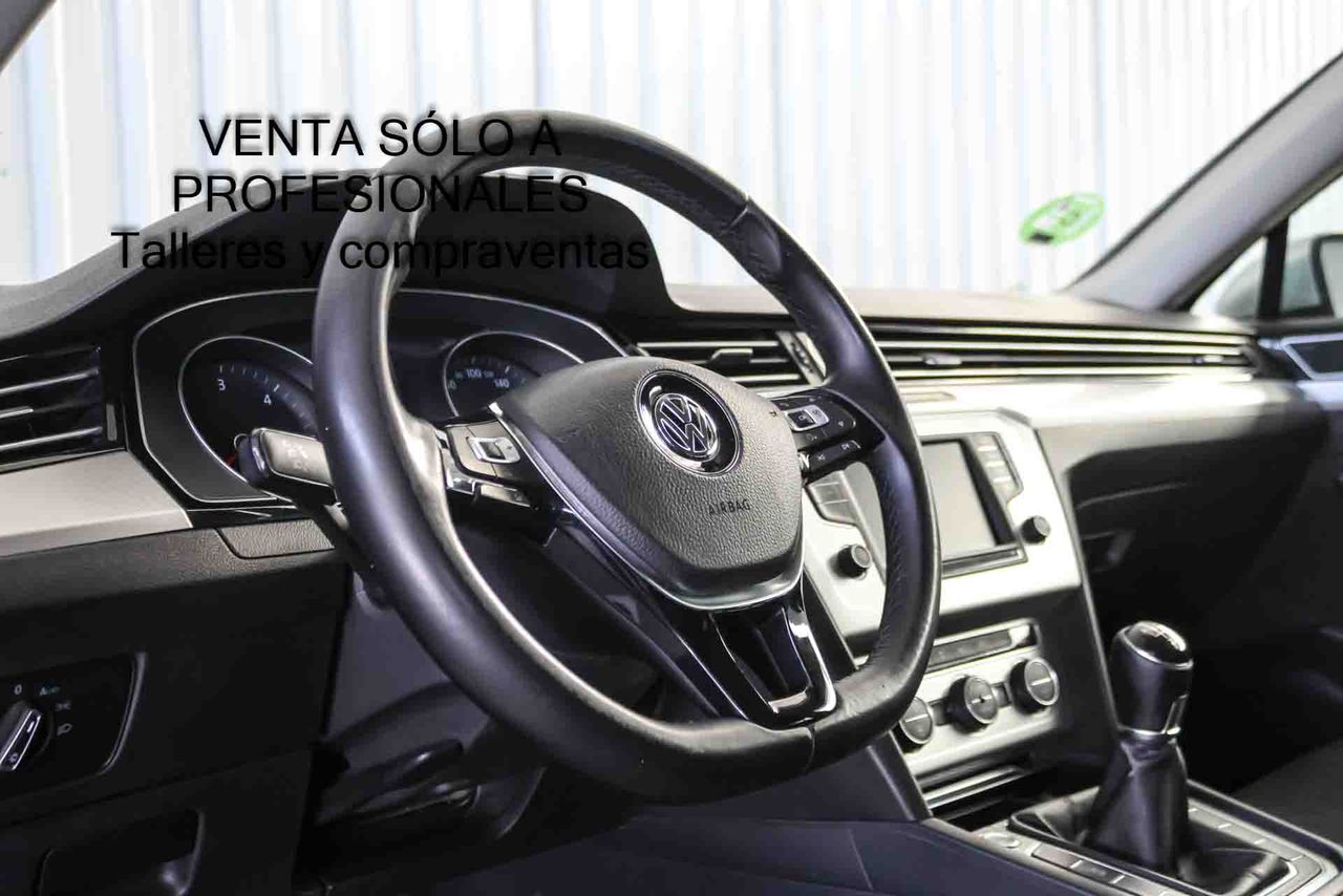 Volkswagen Passat BlueMotion 1.6 TDI 120CV - Foto 8