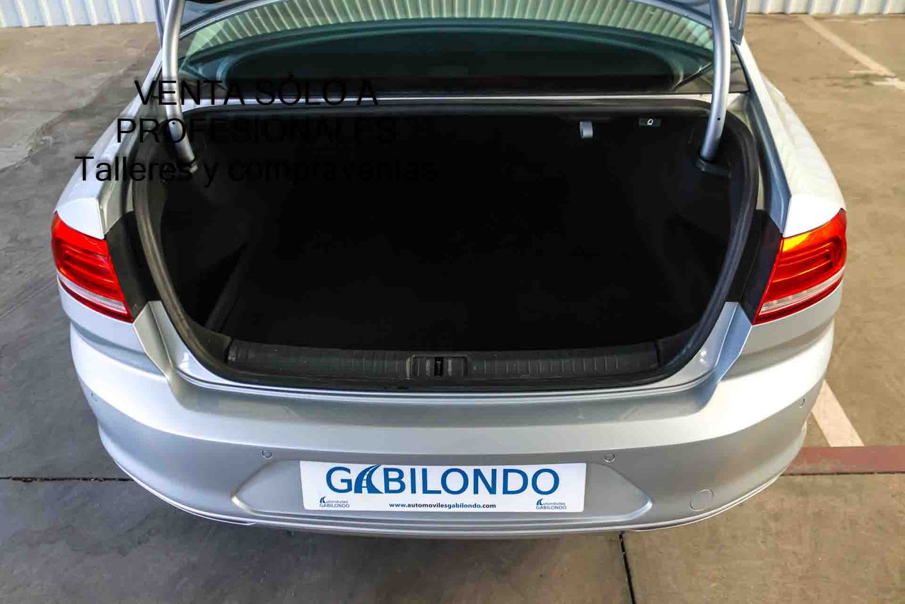 Volkswagen Passat BlueMotion 1.6 TDI 120CV - Foto 20