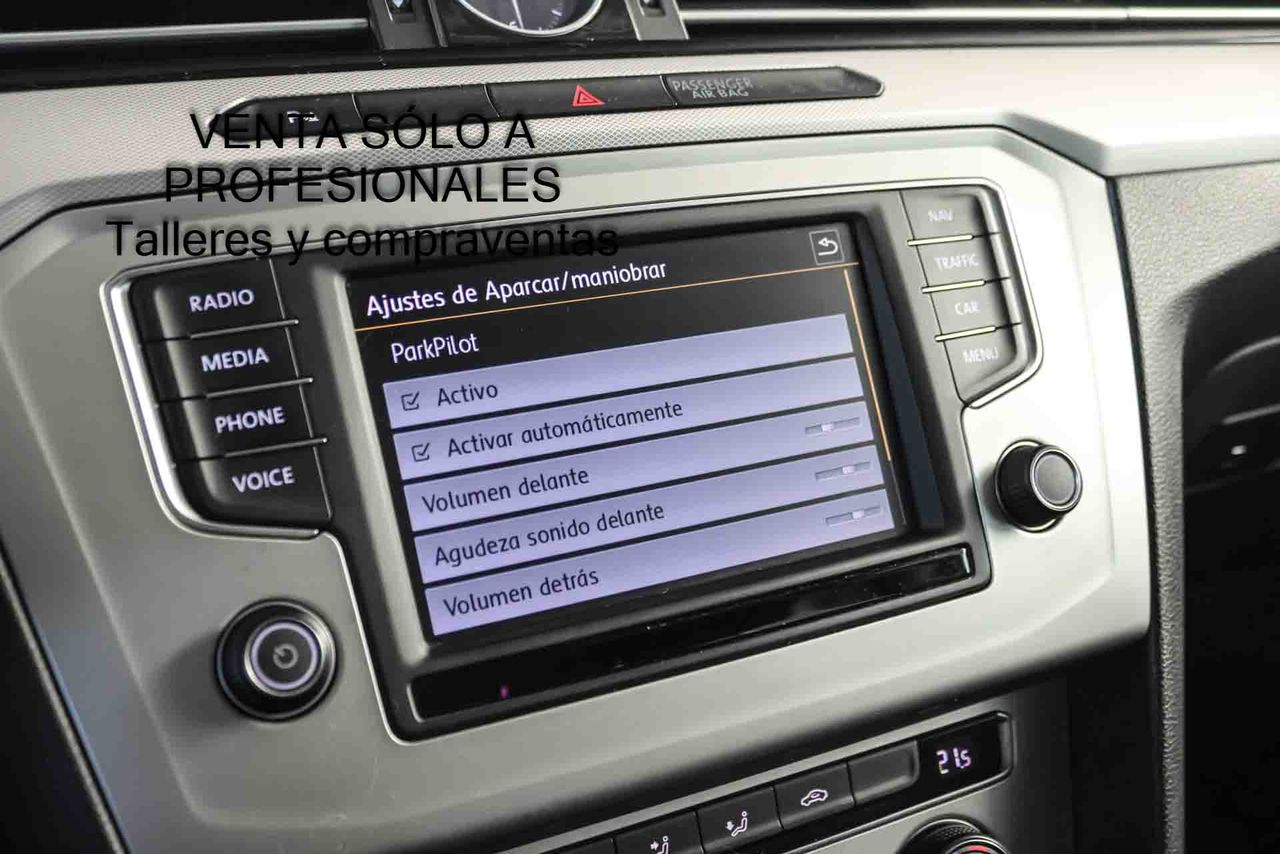 Volkswagen Passat BlueMotion 1.6 TDI 120CV - Foto 26