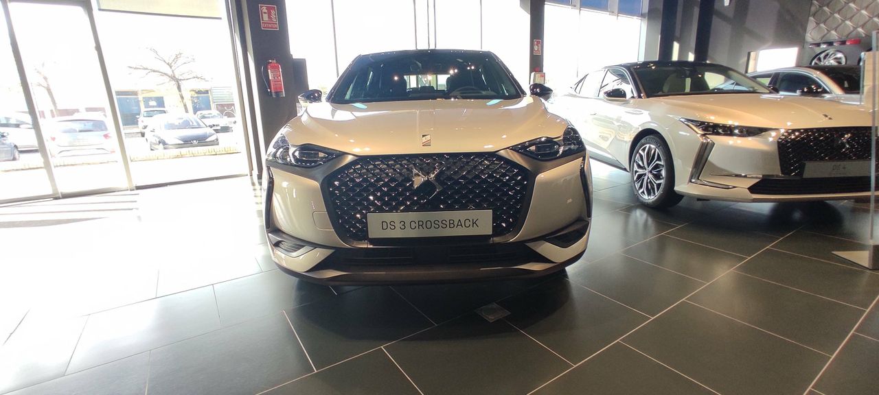 ds automobiles ds 3 2022 / foto grande (2)