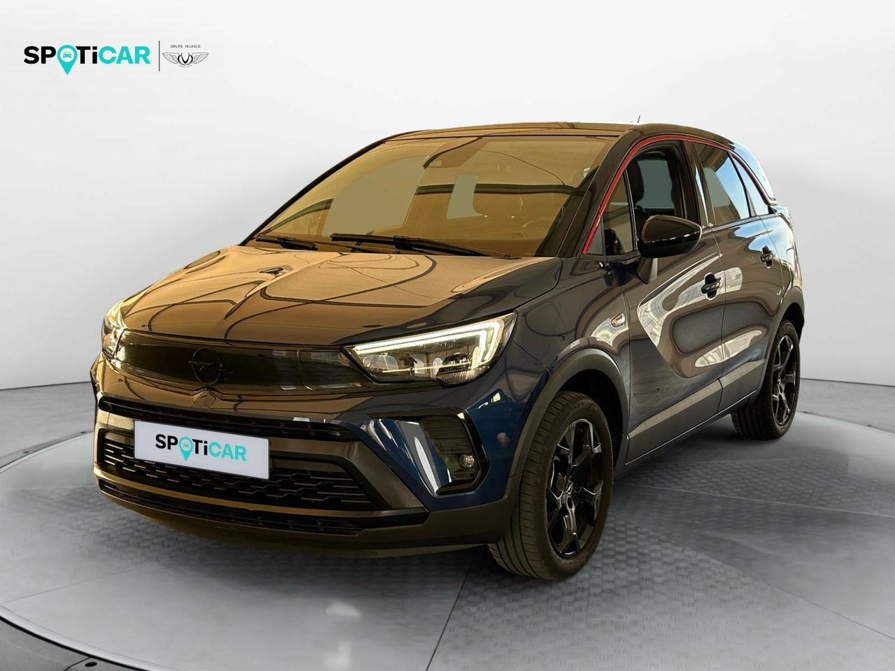 Coche con plegado remoto de asientos  de segunda mano - opel crossland 2022 /