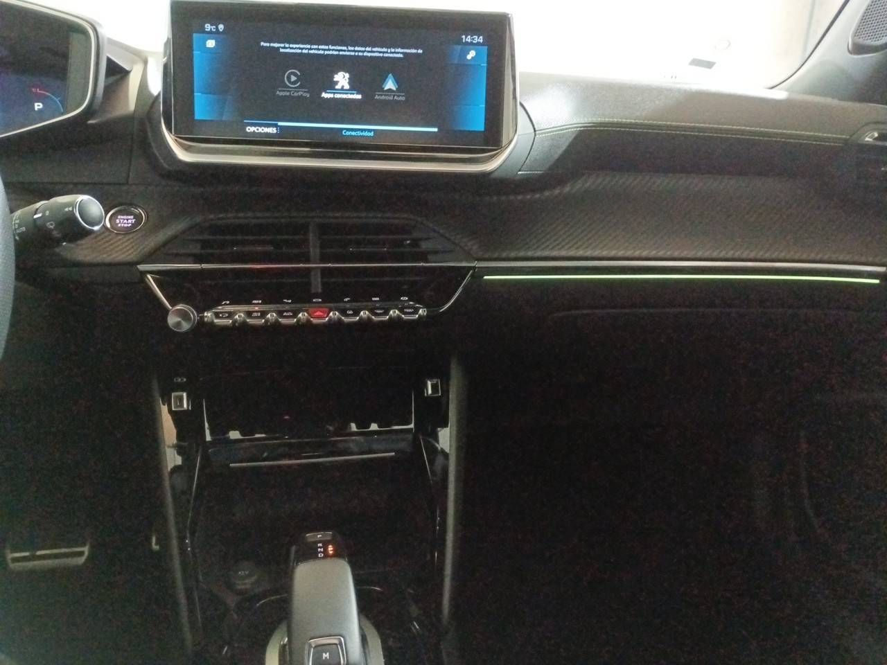 Peugeot 2008 Puretech 130 S&S EAT8 GT - foto 14