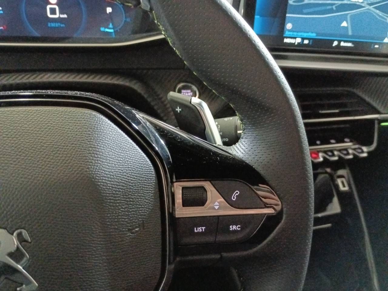 Peugeot 2008 Puretech 130 S&S EAT8 GT - foto 22