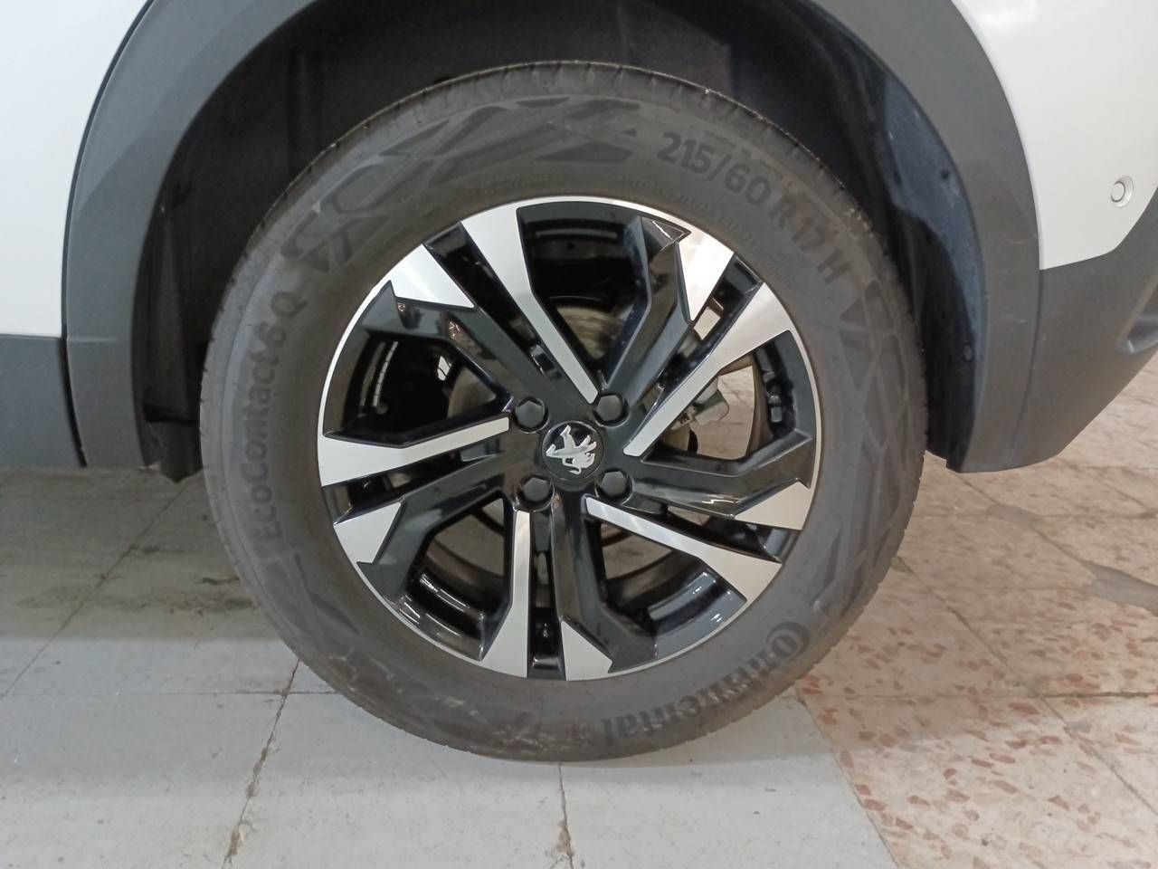 Peugeot 2008 Puretech 130 S&S EAT8 GT - foto 13