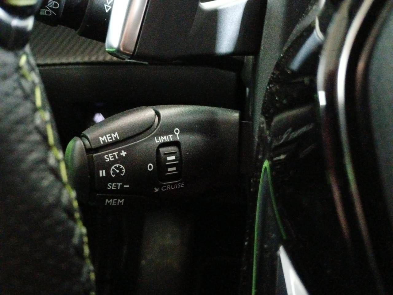 Peugeot 2008 Puretech 130 S&S EAT8 GT - foto 25