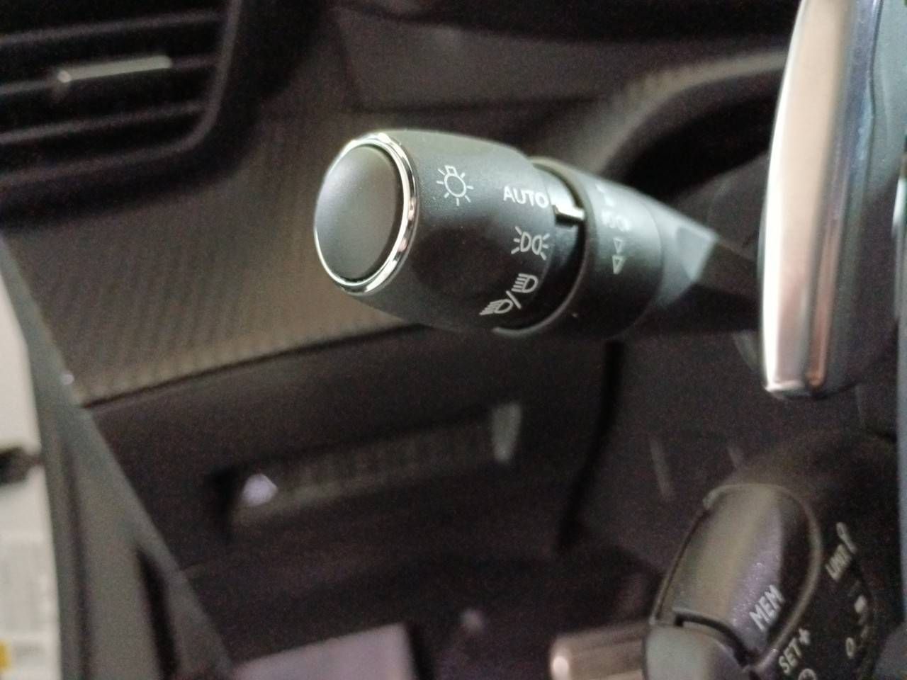 Peugeot 2008 Puretech 130 S&S EAT8 GT - foto 26