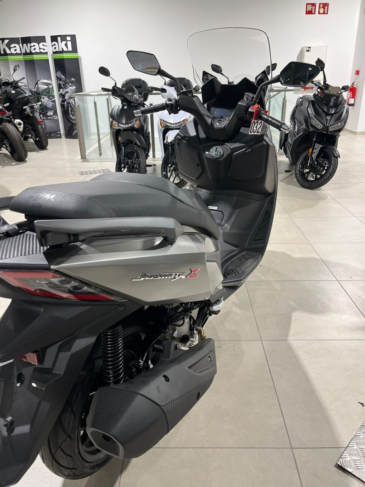 SYM Joymax Z 300 - Foto 4