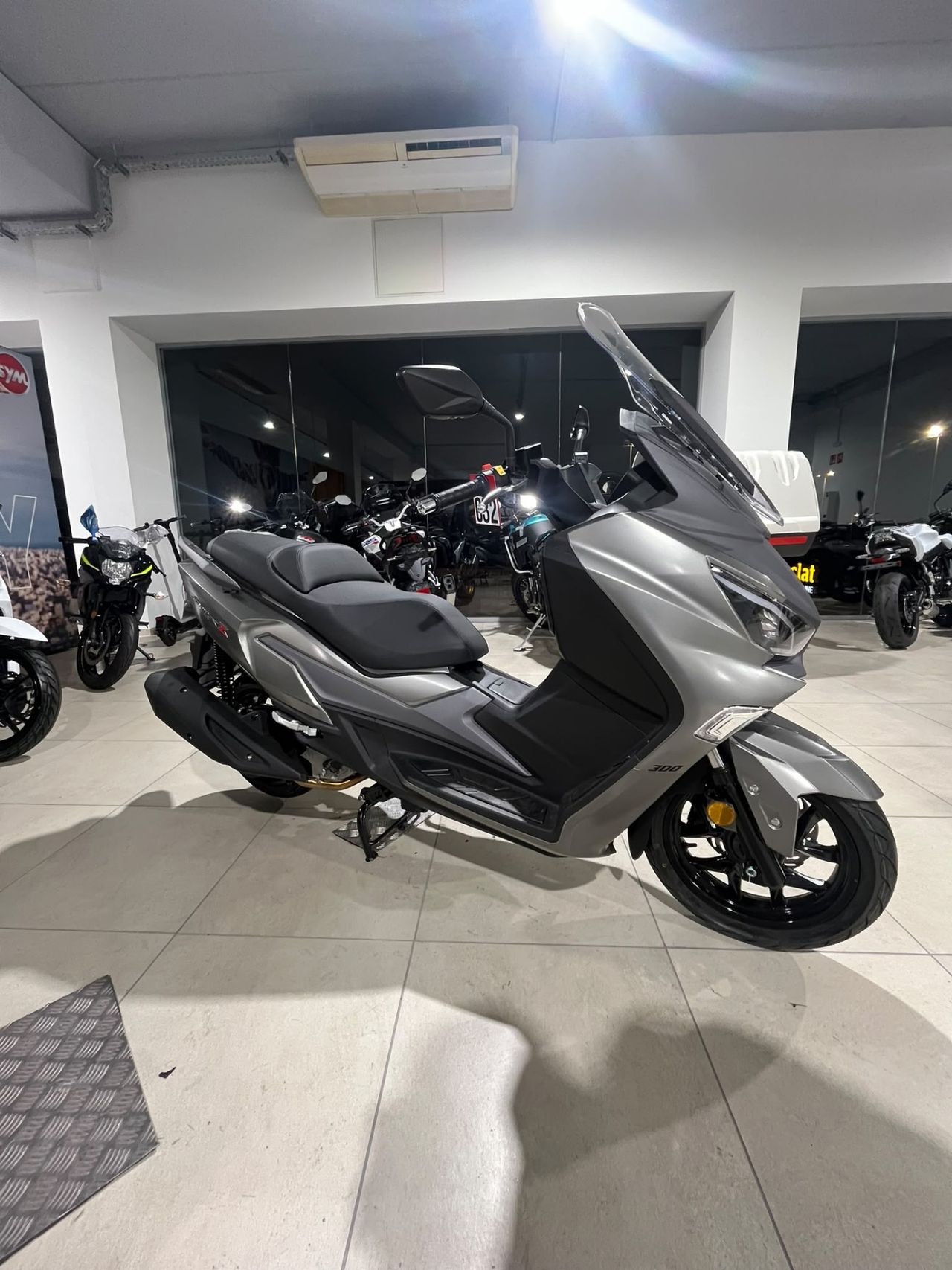 SYM Joymax Z 300 - Foto 5