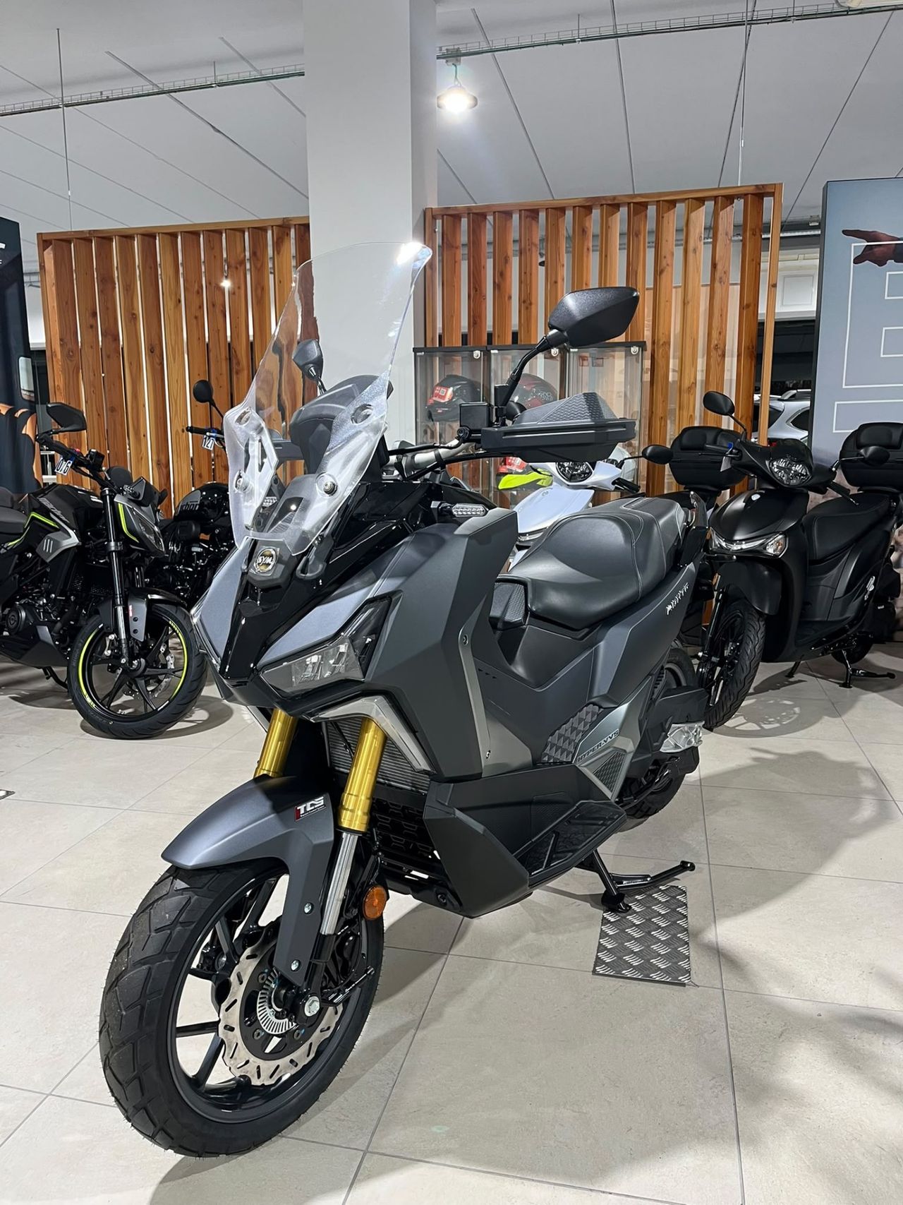 SYM ADXTG 400