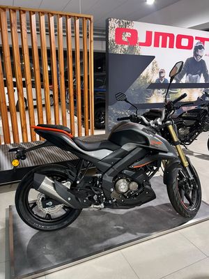 QJ Motor SRK 125 S